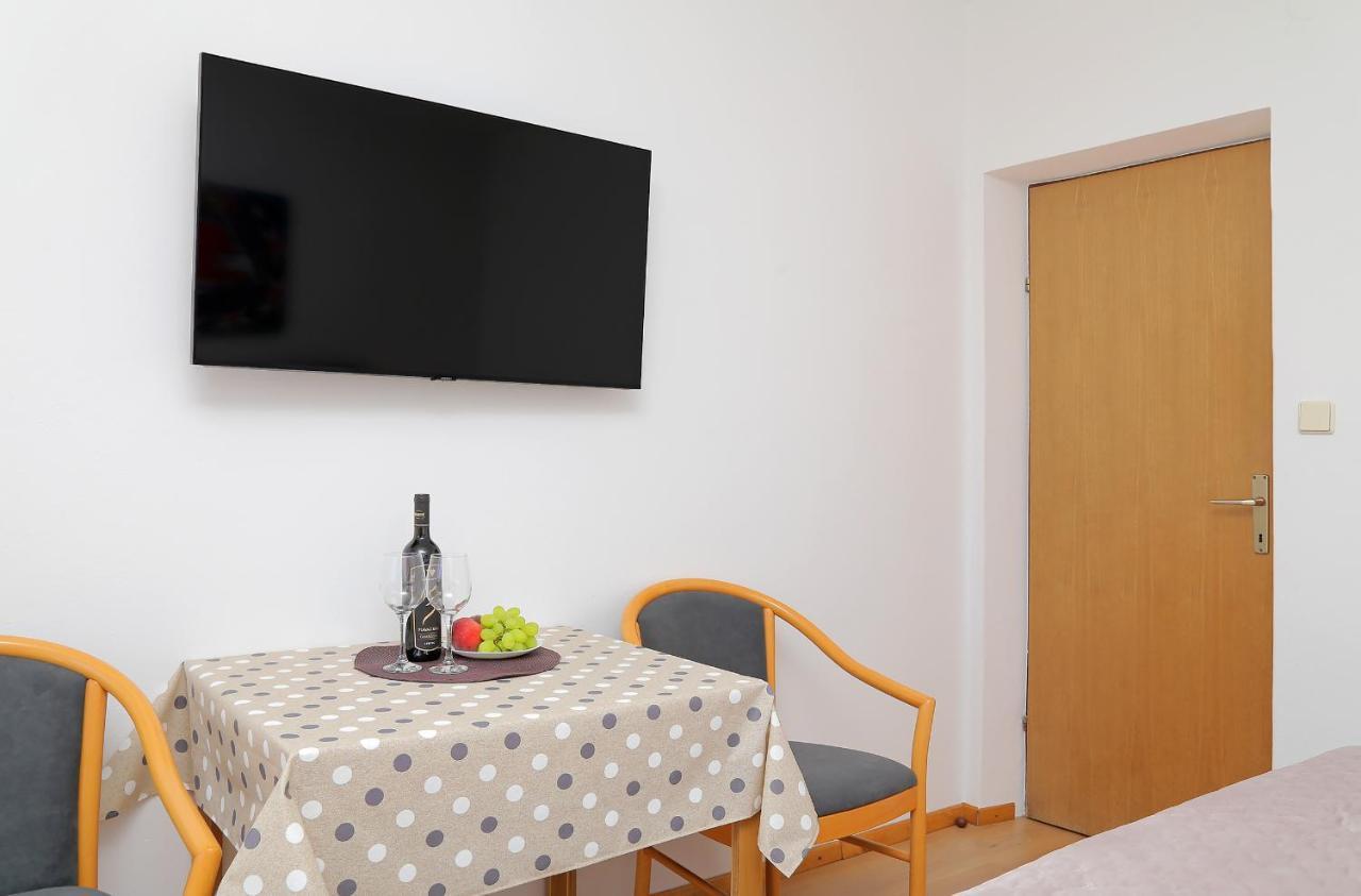 Apartmani Krmek Mlini Eksteriør billede